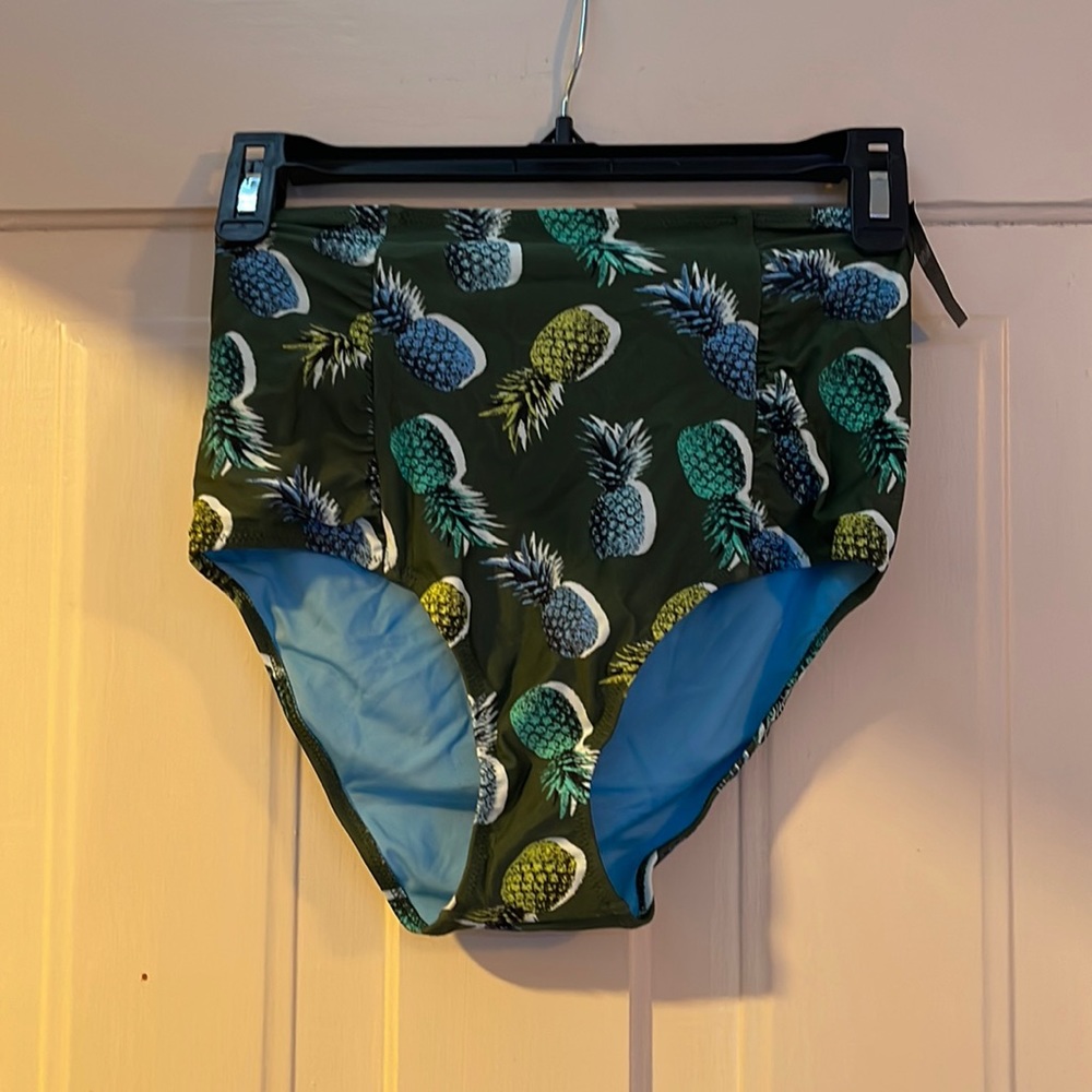 BRAND NEW aerie swimsuit bottoms!